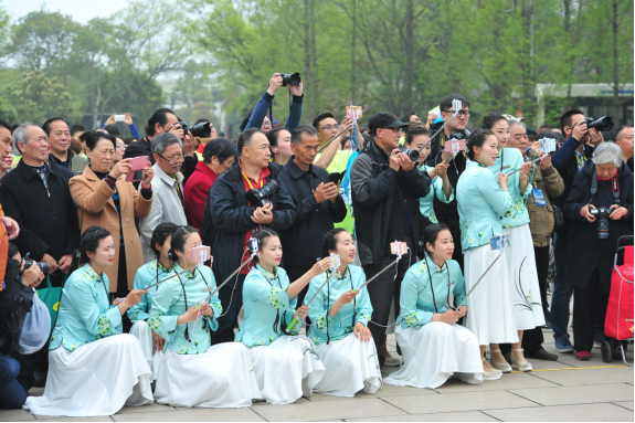 瘦西湖万花会文旅盛宴倾城绽放 大明寺鉴真东渡禅茶秀异彩纷呈