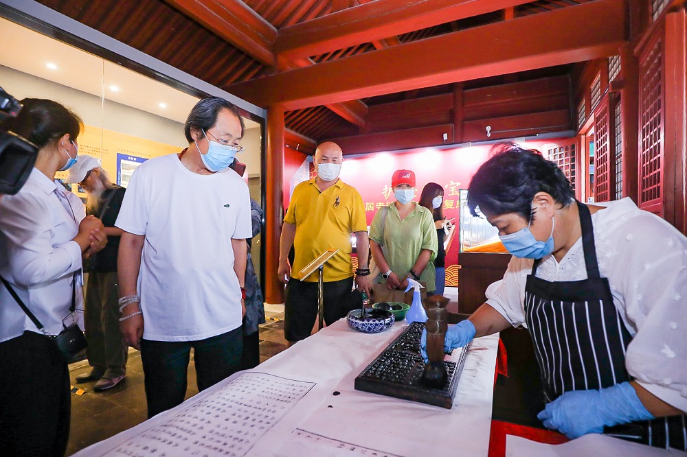 北京房山云居寺首次展出珍贵文物修复丰硕成果