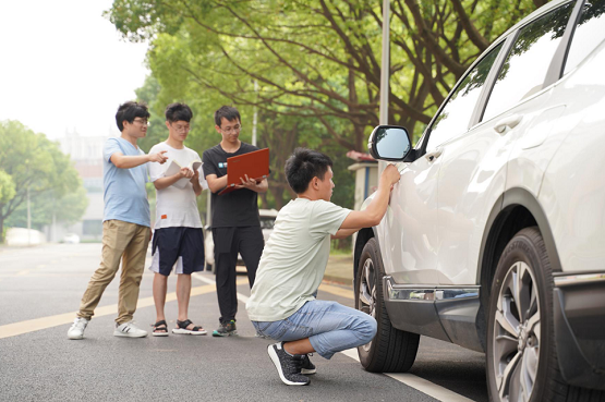 揭秘上海高校学生如何快速研发汽车辅助驾驶系统