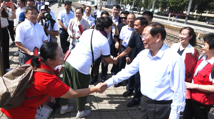 开启旅游专列入晋序幕——京津冀旅游专列抵晋欢迎仪式圆满举行