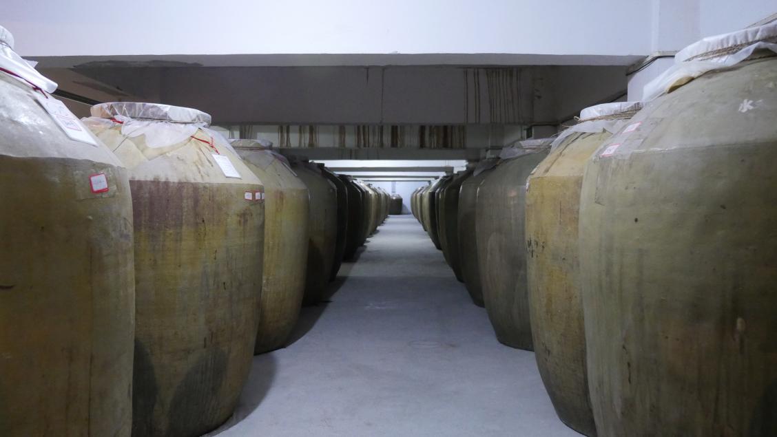 与时间碰杯，让心灵陶醉，曜隐探索酱酒创新道路