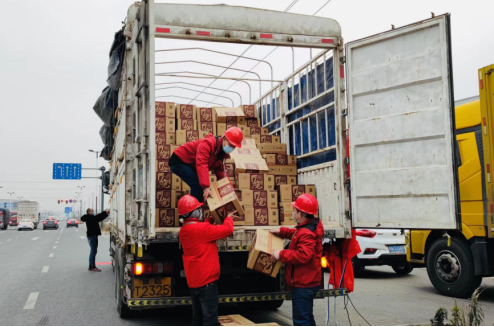 顶风冒雪，一路向北！白家阿宽食品筹备20万抗疫物资驶向石家庄