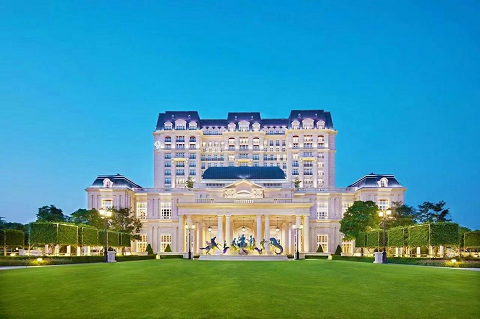 厦门特房波特曼七星湾酒店联袂厦门千寻婚礼顾问 打造法式“曼禧”婚礼秀