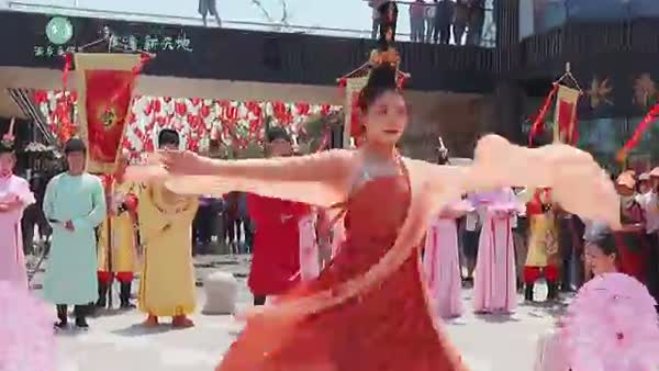 启东龙湾新天地7月18日正式开业