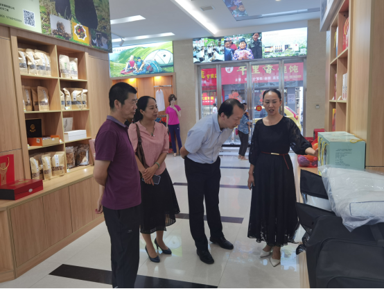 幸福航空与白河县人民政府签署战略合作协议