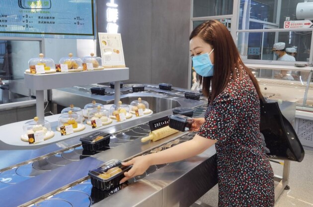 特色经营 北京稻香村推出首家“工厂店”