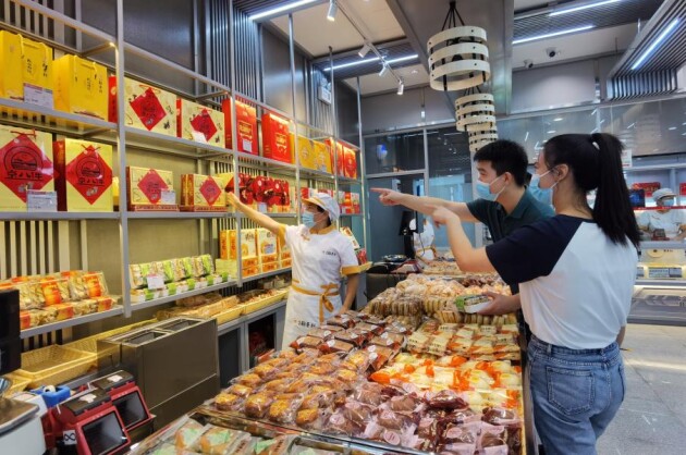 特色经营 北京稻香村推出首家“工厂店”