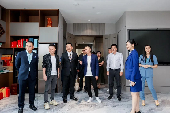 全国工商联房地产商会、亚太酒店协会访问团首日到访雅斯特酒店集团