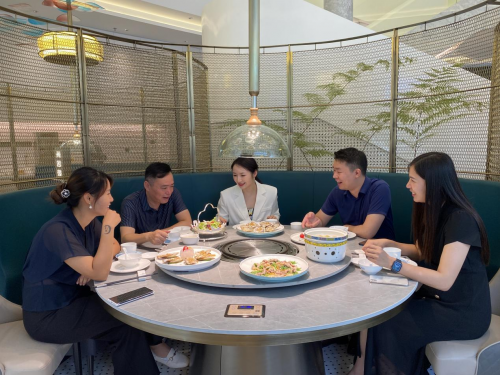优食坊深圳首店亮相华侨城大厦！不到海边，让你尝遍海鲜