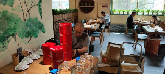 四十一坊智能售酒机上市以来广获市场好评