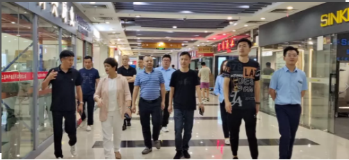 【万润时讯】万润国际酒店用品市场成功举办“优秀商户”参评单位授牌仪式