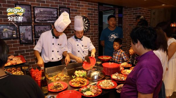 为什么选择加盟好伦哥比萨？ 23年成熟模式复制给加盟商