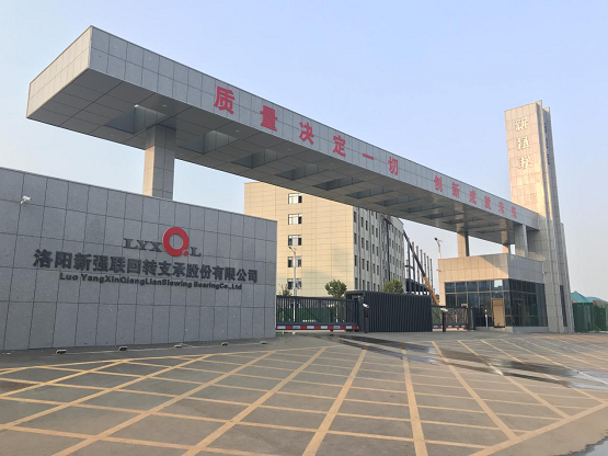 AQUA爱克为室内泳池提供一站式解决方案，省心更好用！