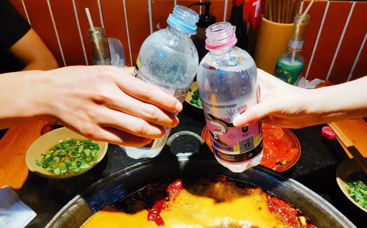 重庆人自己的气泡水 “优之良饮”出道即巅峰！