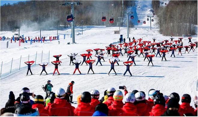 首战告捷！2021“中国银行”吉林国际高山/单板滑雪挑战赛迎专业组新对决