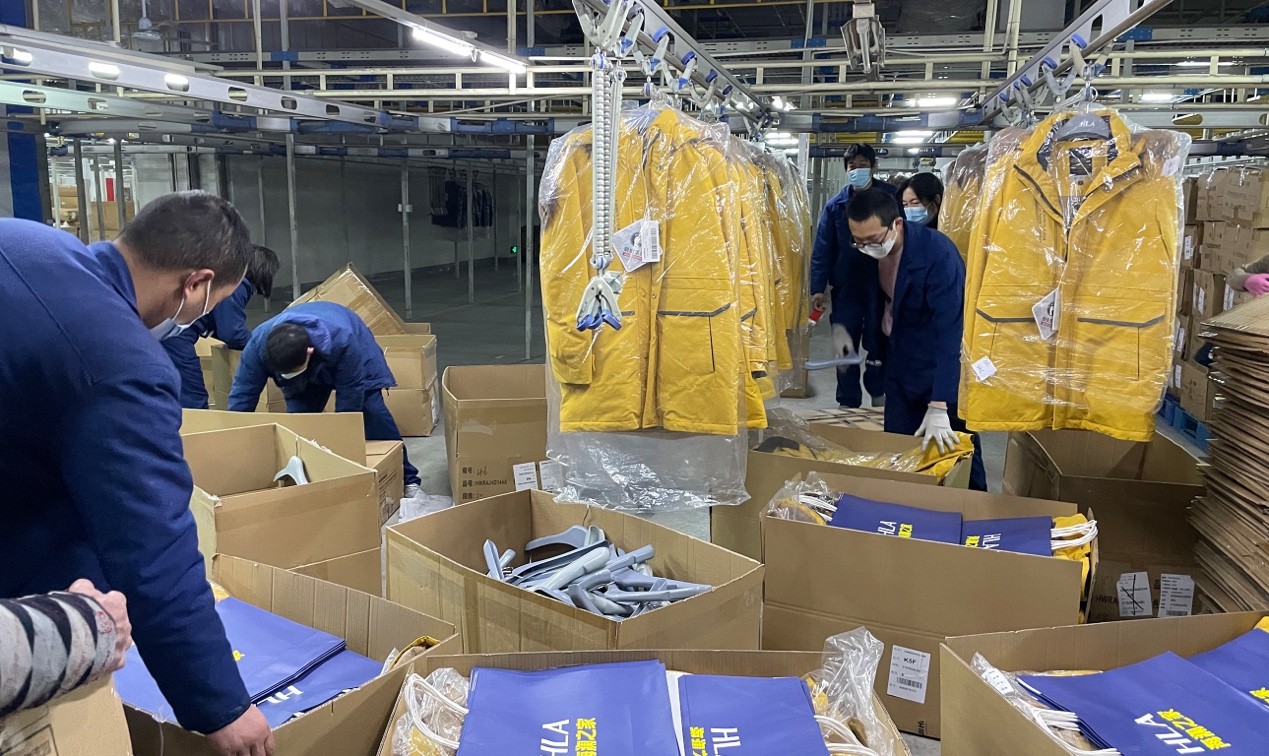 “疫”起担当，为众人抱薪｜海澜之家连夜送温暖，超1129万元羽绒服抵达抗疫一线