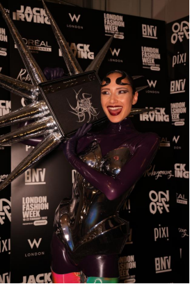 Rubyoung 如比扬音箱亮相伦敦时装周，联名款入驻元宇宙