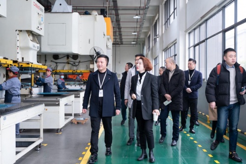 双向奔赴 共谋发展——欧亚达集团高管一行莅临德意智家参观交流