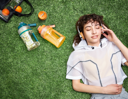 摩飞抢占露营新风口！新上便携榨汁桶，专为户外而设的私人鲜饮站