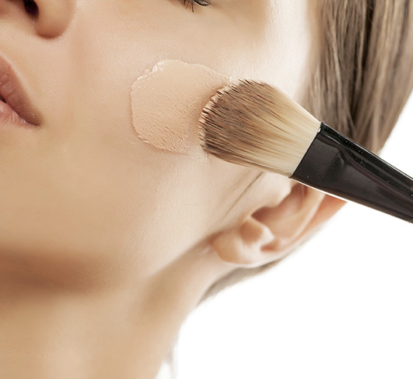 安曼兹轻肤彩妆，助你女孩蝶变成女神