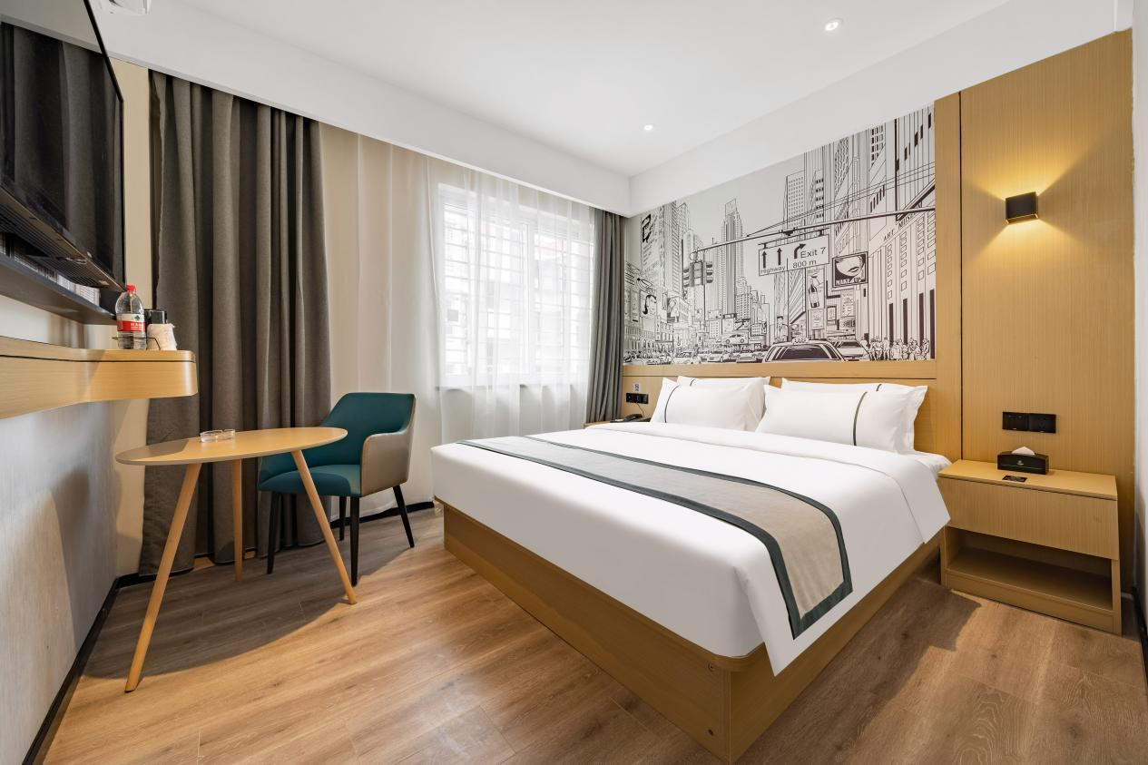 “假日经济”催行业复苏，城市便捷酒店造满房佳话