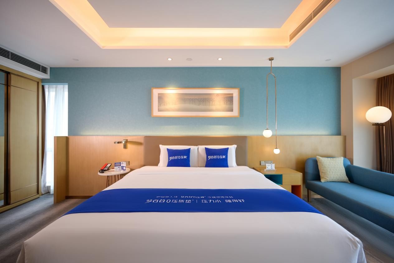 为酒店舒适赋能，梦百合0压房让这群人爱上出差