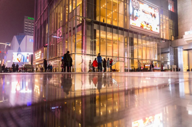 行业快讯丨商业环境逐“绿”之路，海尔磁悬浮品质+服务双护航！