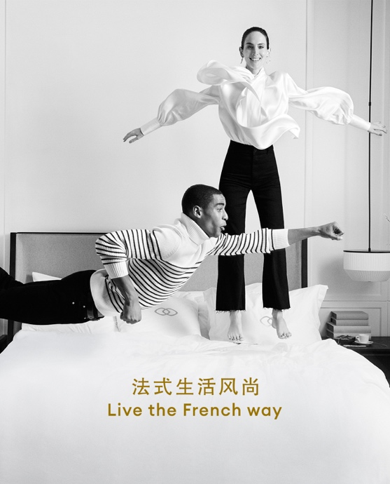 三亚理文索菲特度假酒店于大堂和客房陈列法式黑白画