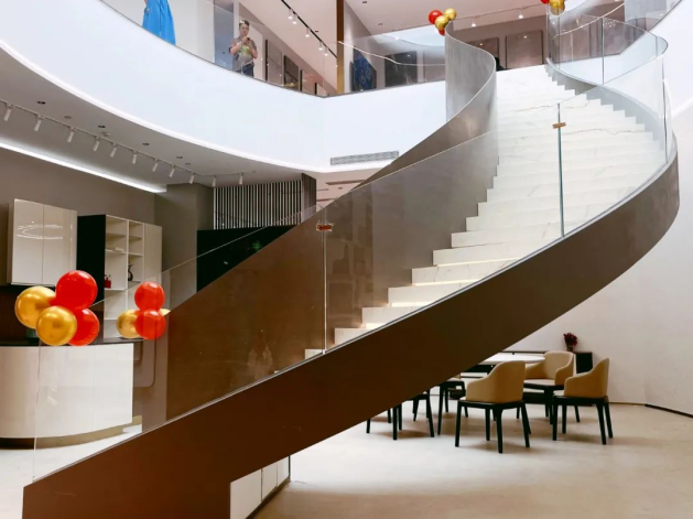 9月25日，东易日盛运河旗舰店盛大开业