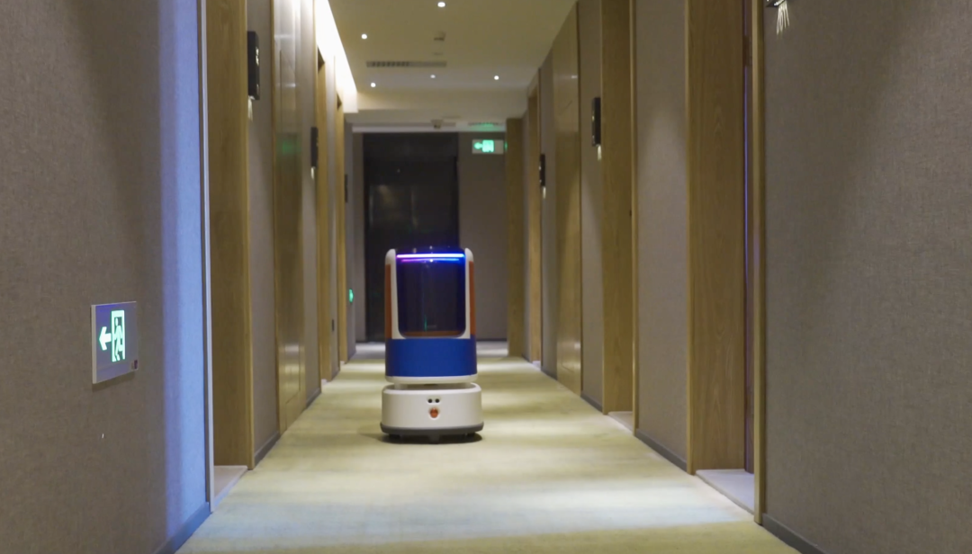 行业快讯 | 九号机器人小侦探逛店日记｜走进北京国贸CBD秋果酒店的一天