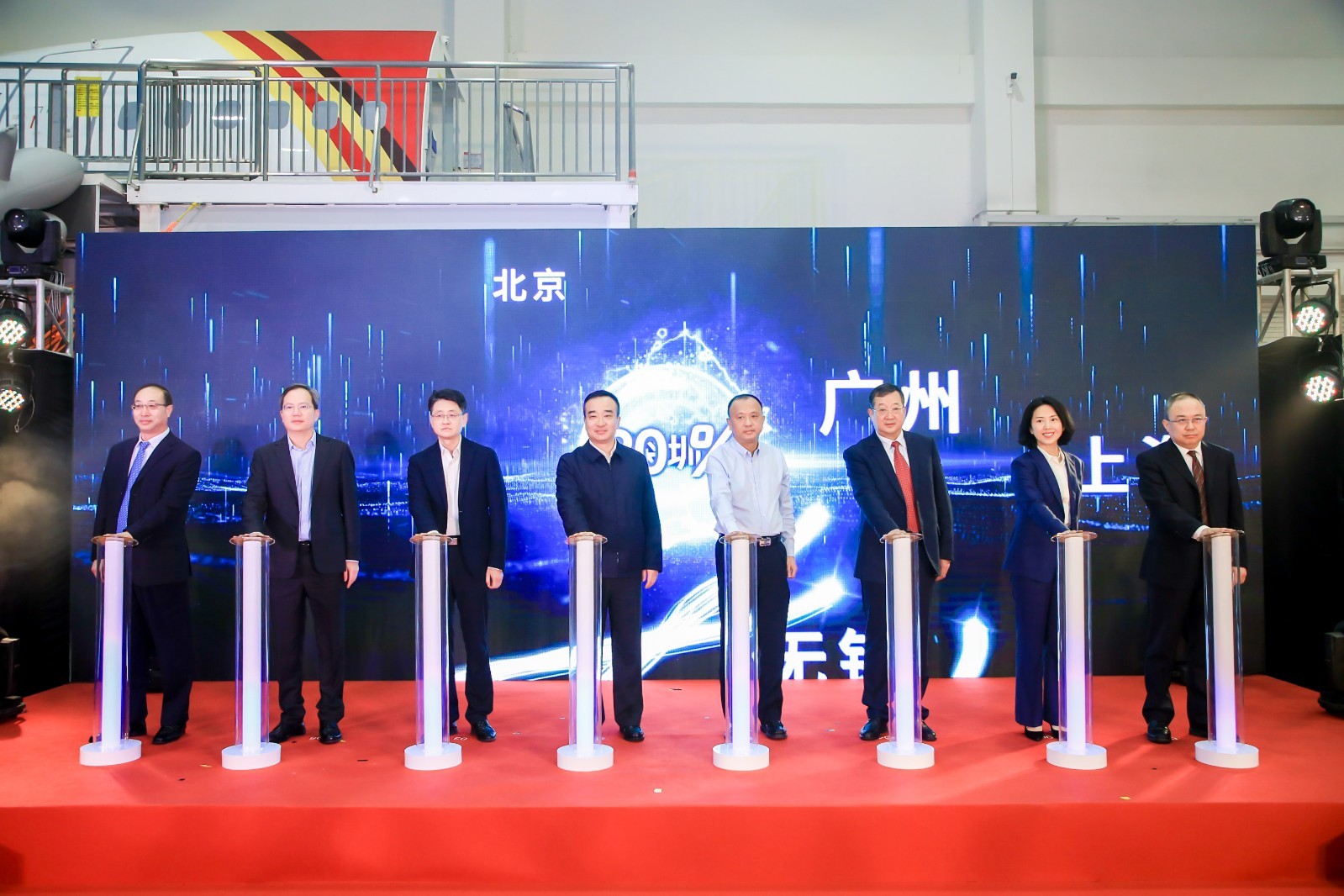 深航快线全面升级，打造“率先、优先、领先”优质出行体验