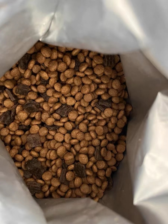 炫饭吧狗子！爱上麦富迪风干黑肉粒就现在！