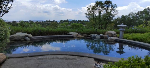 广东威浪仕空气源热泵助力！让泡温泉更健康、更有仪式感