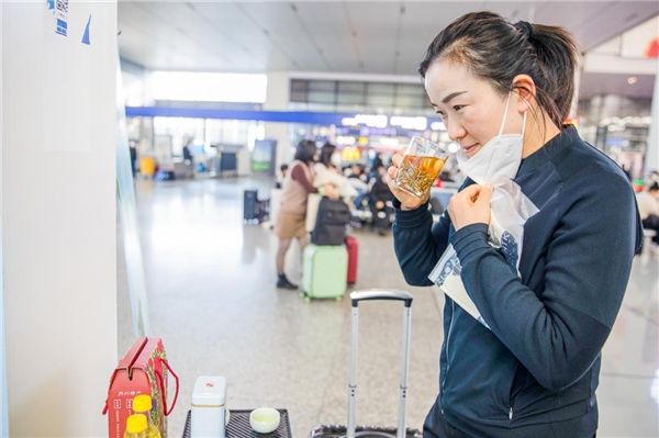 情满春运归乡路 “中国碧螺春之乡”吴中在虹桥奏响暖心三部曲