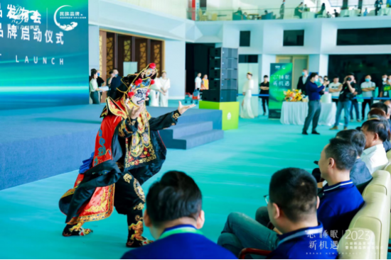 “芯”睡眠 新机遇 | 八益床垫2023新品发布会暨CCTV2《铸造民族品牌，传承工匠精神》品牌盛典
