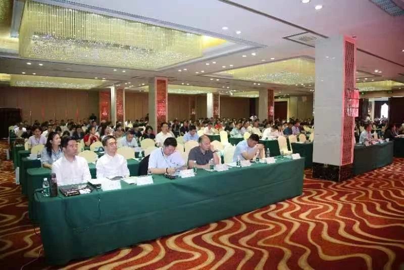 清洁快讯丨郑州市清洁行业协会第二届一次会员大会胜利召开