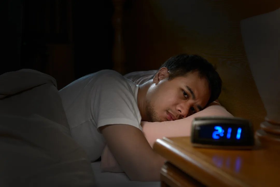 《自然·神经科学》：助眠还抗Tau！新型抗失眠药物或可减轻tau蛋白在阿尔茨海默病中介导的神经退行性变