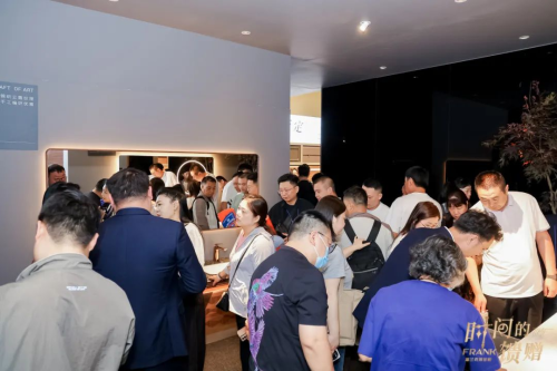 原创设计力持续释放，上海厨卫展富兰克浴室柜主题新品强势吸睛
