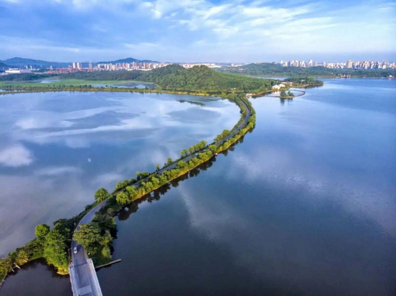 《池州旅游指南》全英文版——《Chizhou Travel Guide》持续赋能池州入境游高质量发展