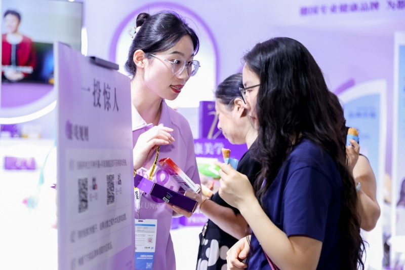 月神携益生菌亮相CBME 聚焦女性健康