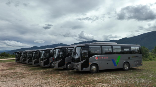 重塑丽江旅运生态！苏州金龙携手红杉旅汽打造品质出行新标杆